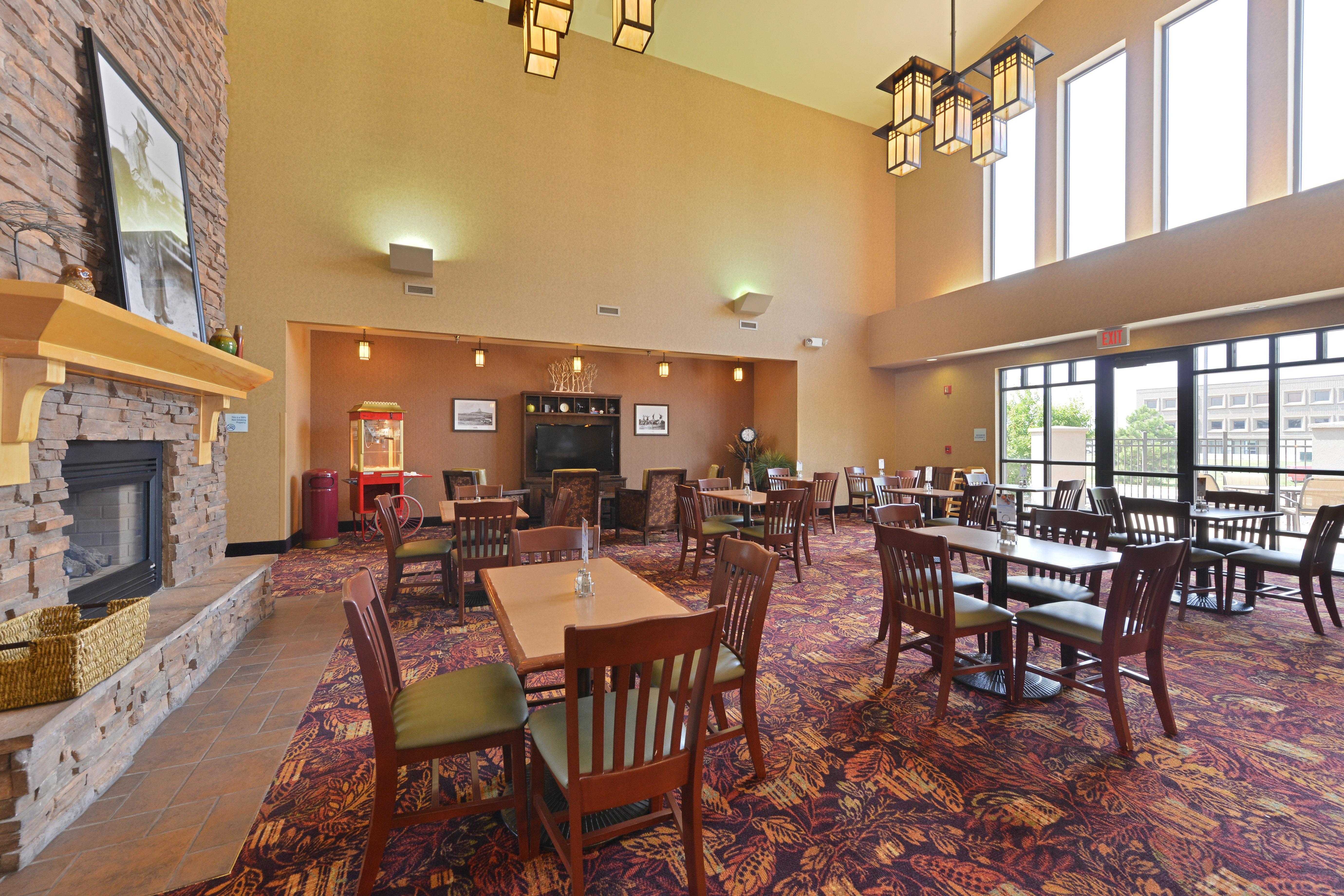 Holiday Inn Express Hotel & Suites Gillette By Ihg Exterior photo