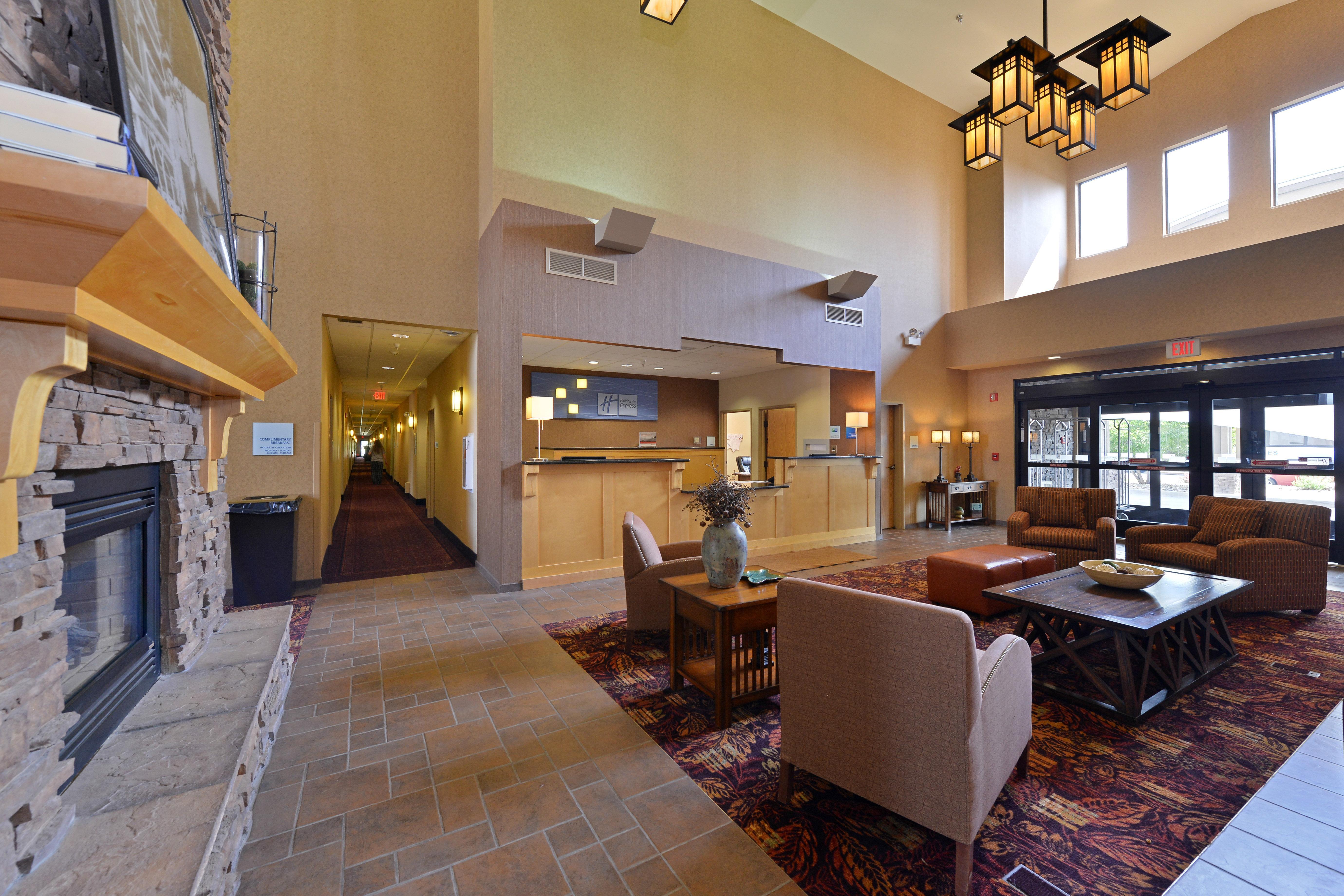 Holiday Inn Express Hotel & Suites Gillette By Ihg Exterior photo